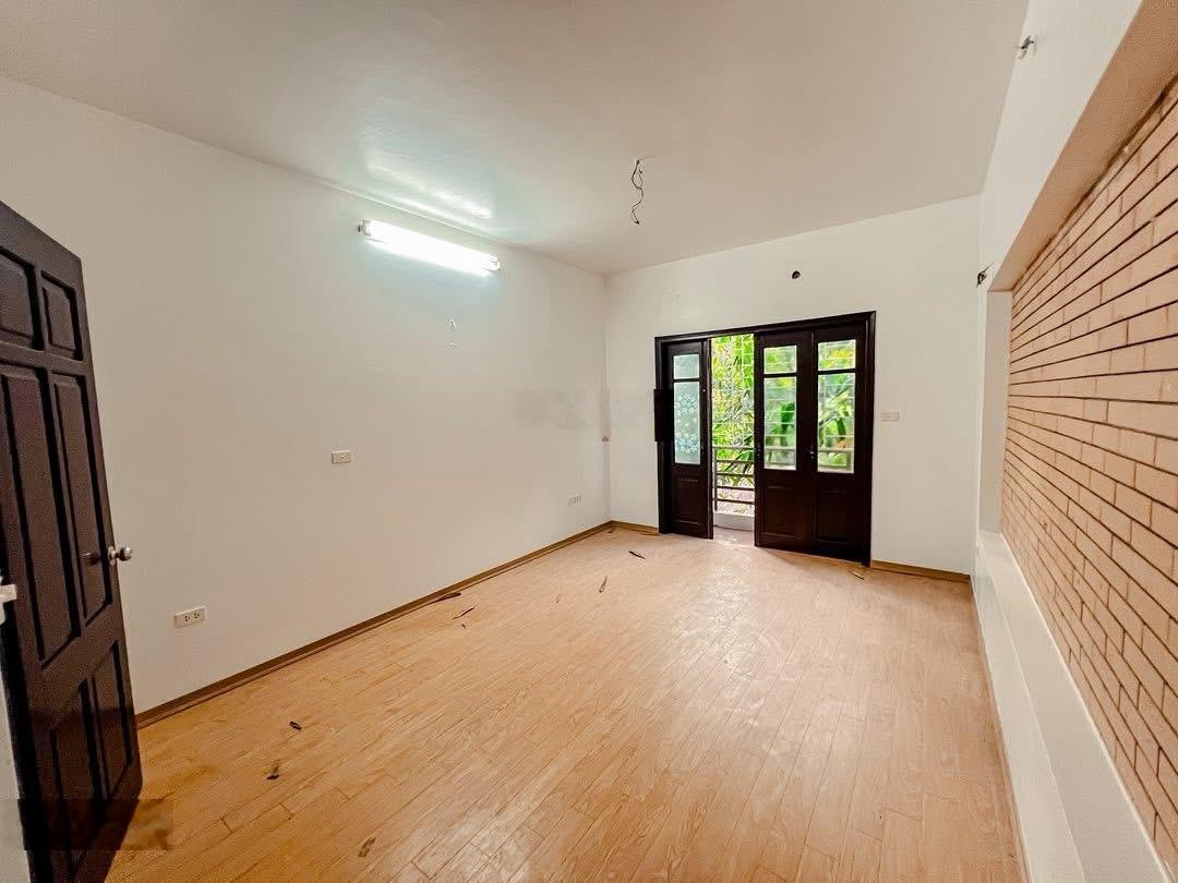 Bán nhà phố Lê Văn Lương 68m 5tầng mặt tiền rộng lô góc giá nhỉnh 24 tỷ.