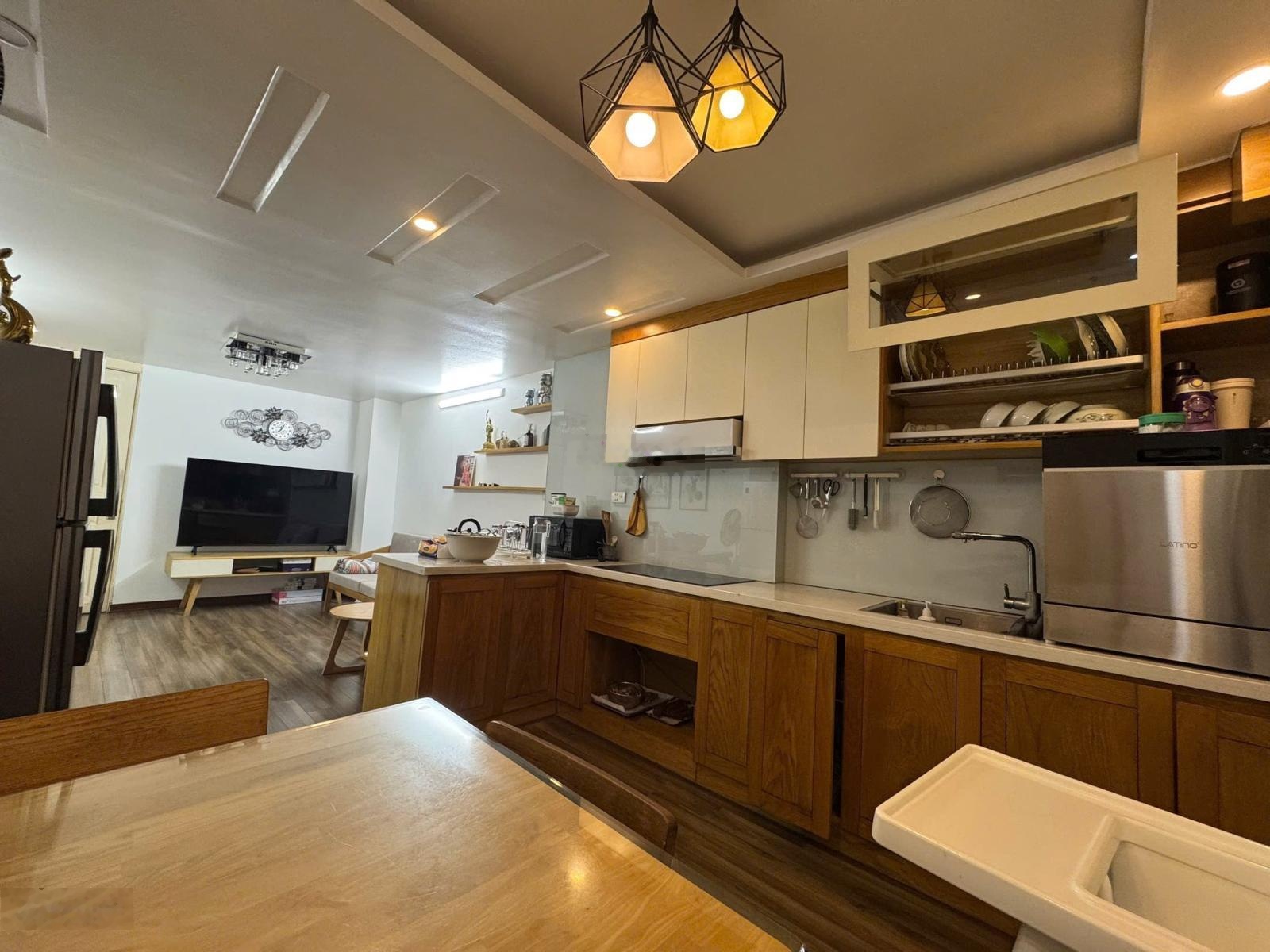 Bán gấp nhà riêng tại Chiến Thắng Văn Quán, 13,85 tỷ, 35 m2- 6 tầng- Phân lô, ô tô tránh, vỉa hè