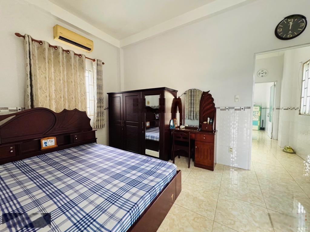 Nhà hẻm xe hơi đặng chất quận 8 4x12 nhỉnh 7 tỏi