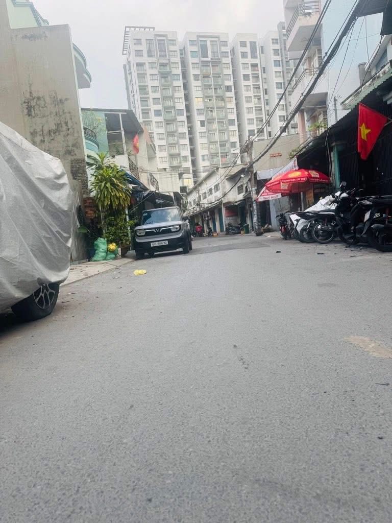 Nhà đẹp nở hậu sát Aeon Tân Phú, đường 8m, giá 8 tỷ