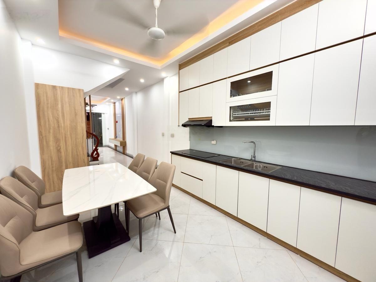 Đẹp mê ly! Nhà phố Chùa Bộc, ngõ nông thông, ba gác, 2 thoáng, mới đẹp, ở ngay, 35mx5T