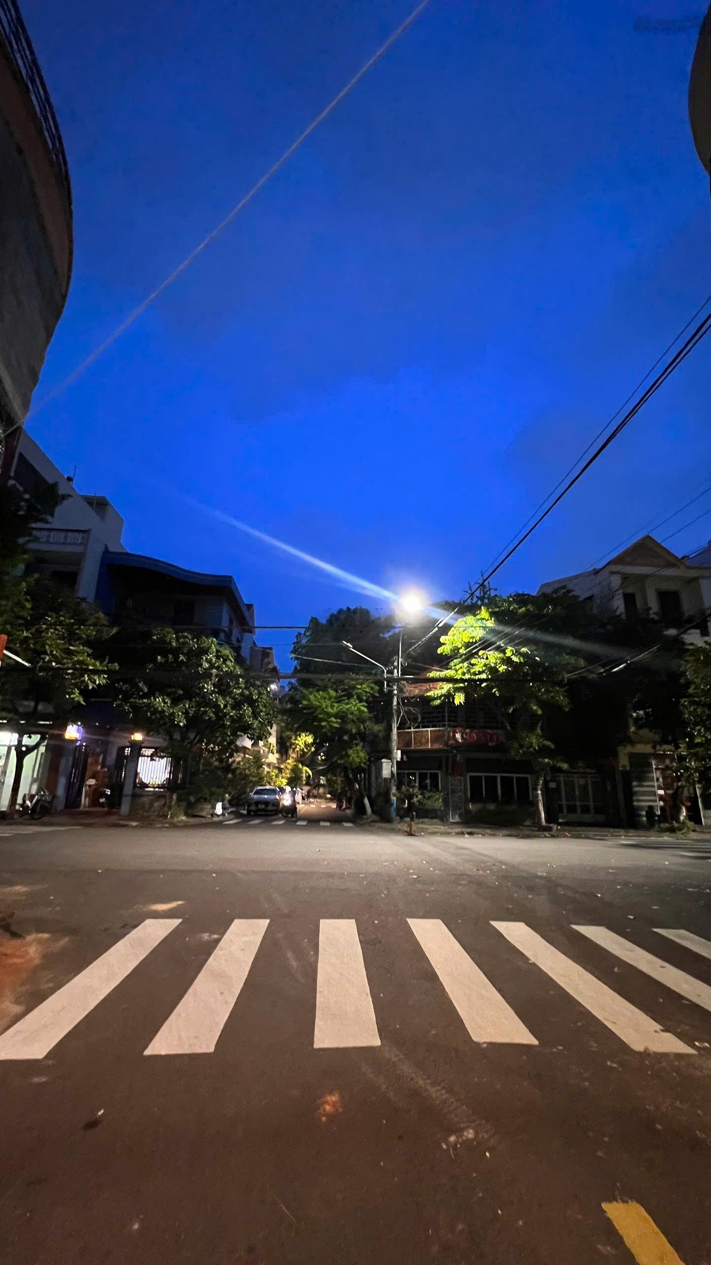 Bán nhanh nhà mặt tiền đường lê quý đôn, nhà mới, 3 tầng, trung tâm quy nhơn