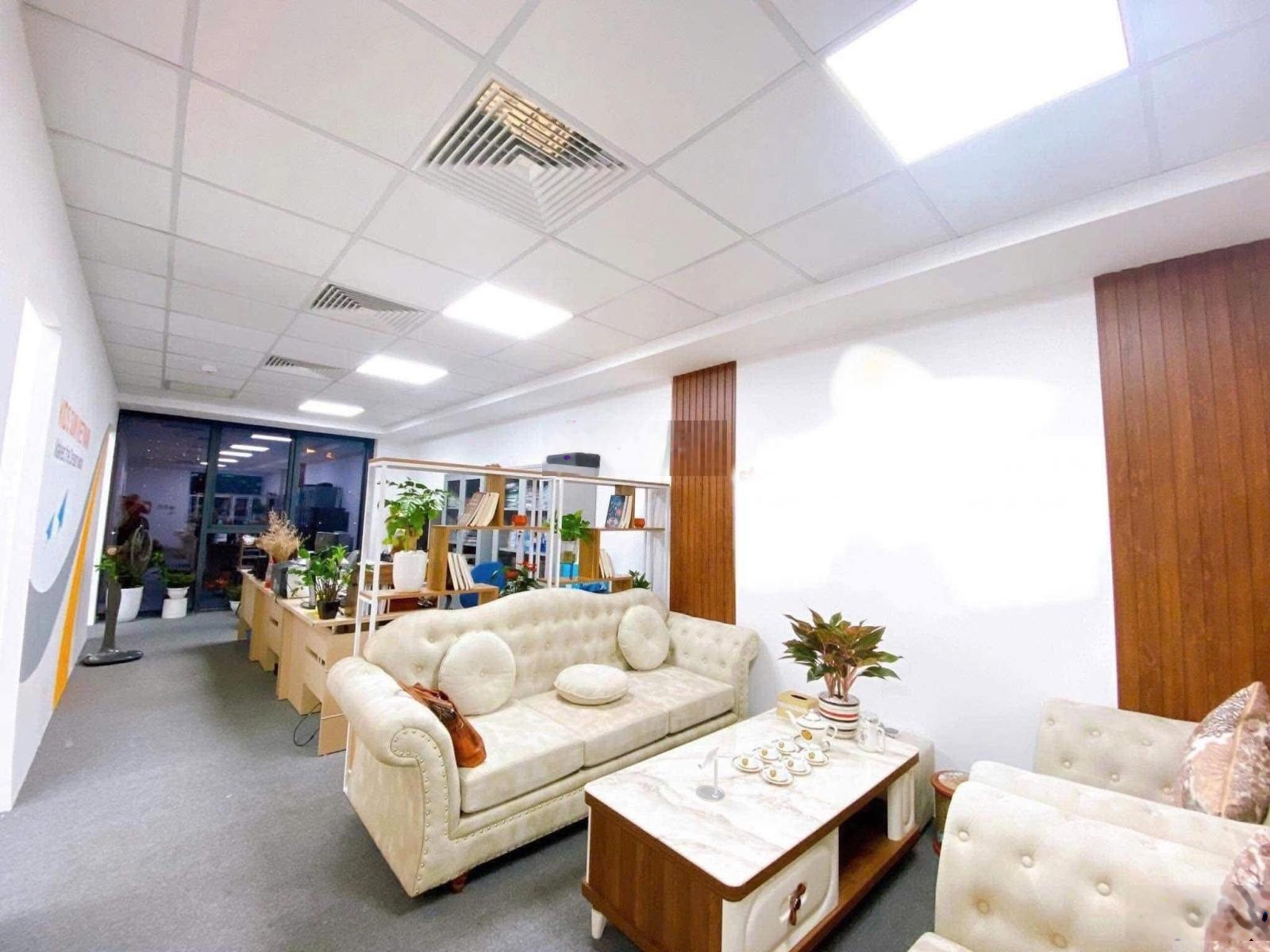 Cho thuê nhà mặt phố TRẦN THỊ KIM XUYẾN - CẦU GIẤY, dt 90 m2 x 5 tầng, mt 6 m, 65 tr, thông sàn