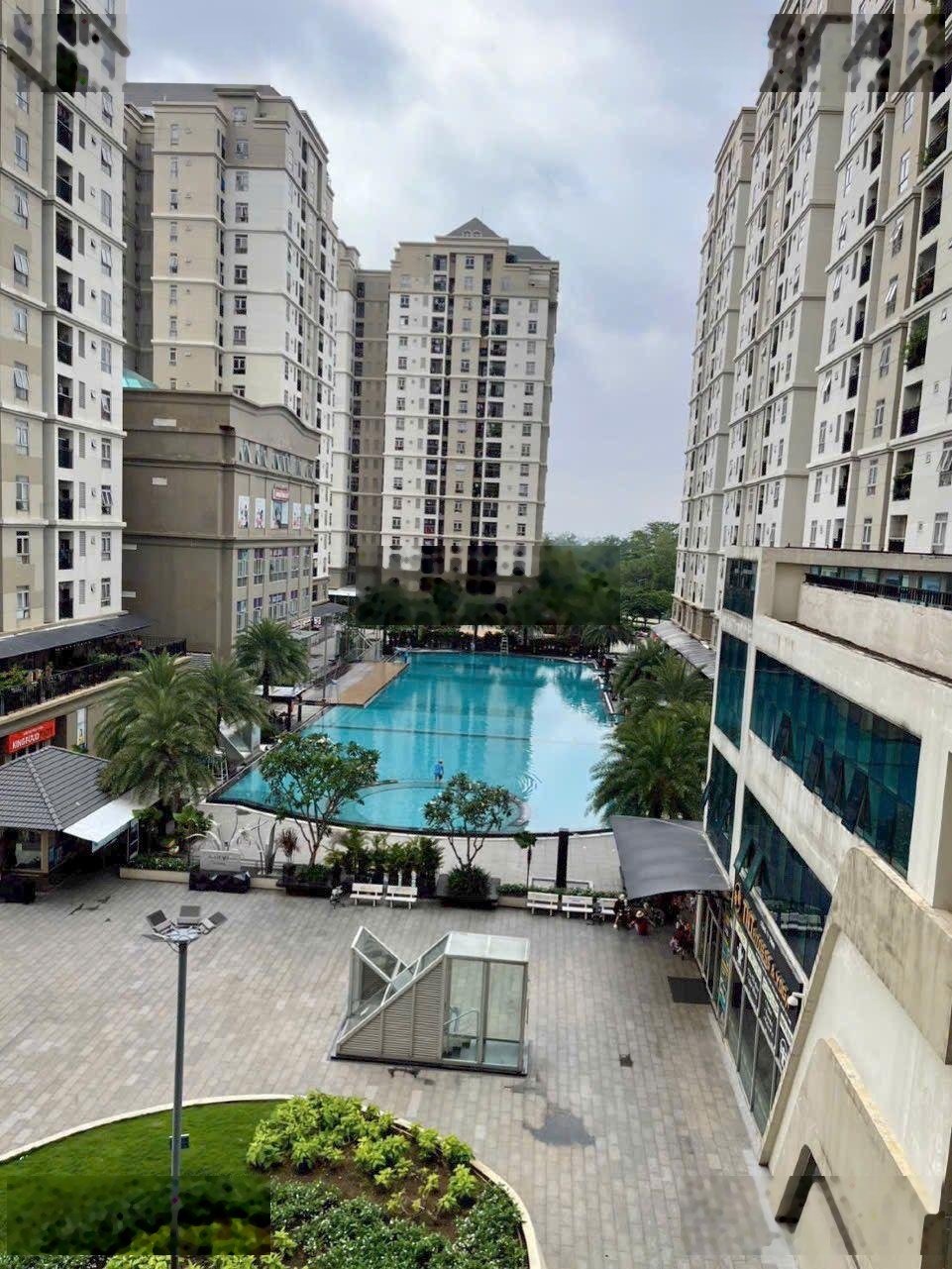 Chung cư Gia Hòa, tiện ích bủa vây