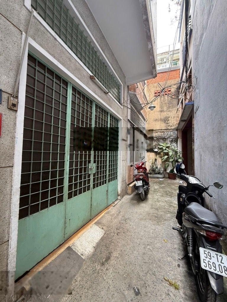 Quận 1 giá Quận 11 chủ ở lâu đời