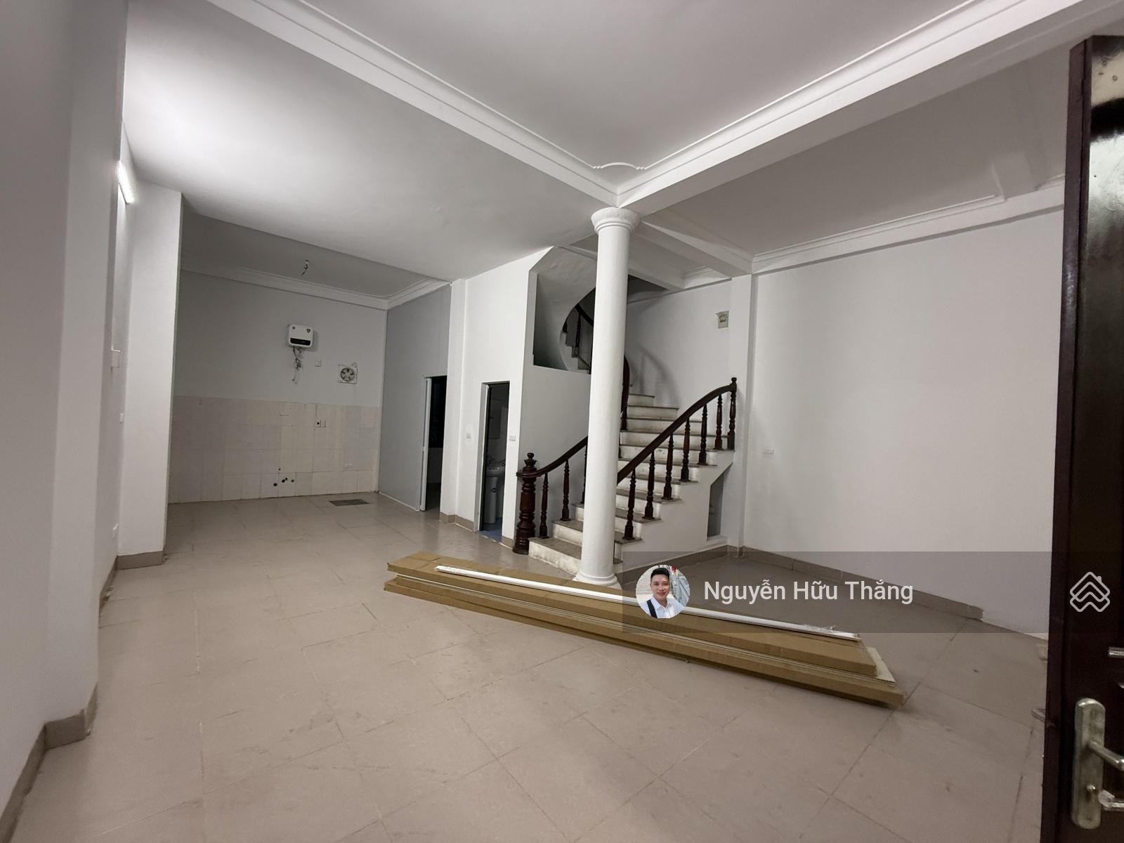 Gia đình chuyển vào nam với con, chuyển nhượng nhà 3 tầng mới xây, 61m tại Ngọc Giang - Vĩnh Ngọc