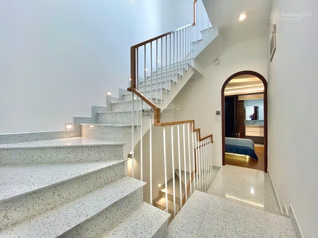 Cực hiếm duy nhất 1 căn luxury mặt phố mà giá nông thôn sát với đại siêu thị Emart Phan Huy Ích