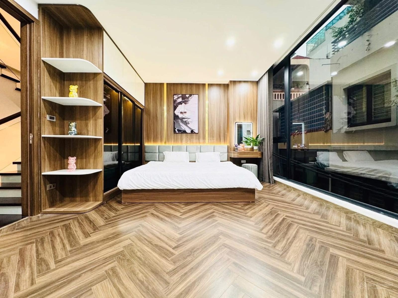 Vip! Phố Xã Đàn, 35m ra phố , gần bãi đỗ oto, 2 thoáng , ngõ thông, nhà xây mới , full nt 42m 2*5 T