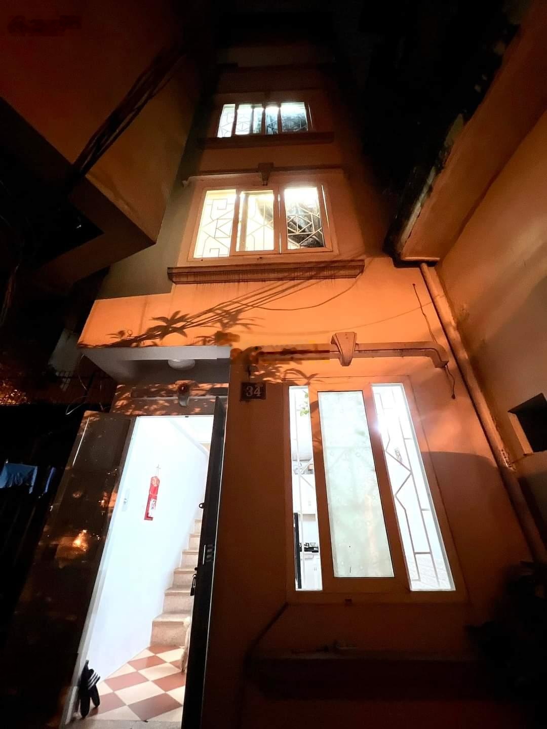 Chủ nhà cho thuê nguyên căn mới 4Tx18m, full nội thất, tại Hoàng Hoa Thám, giá 8tr