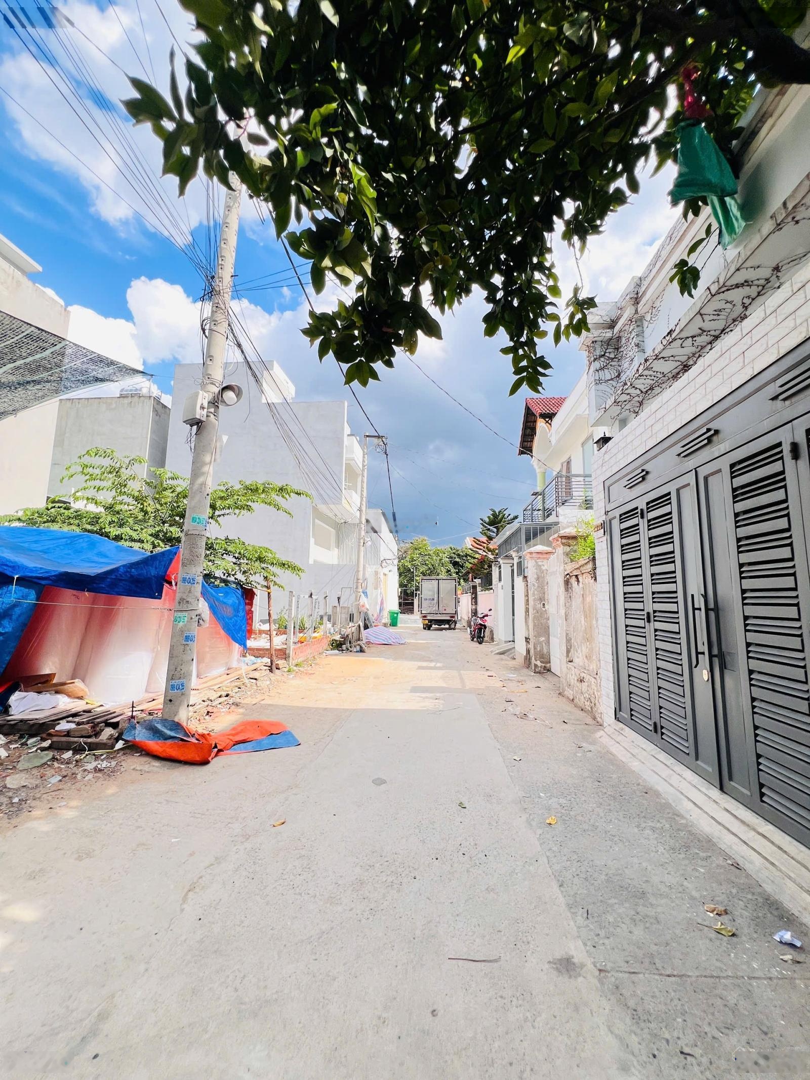 Bán nhà 2 tầng 3pn DT 110m2(5,4x20) hẻm 6m - Gần Phạm Văn Đồng, Linh Đông - Giá 7ty TL