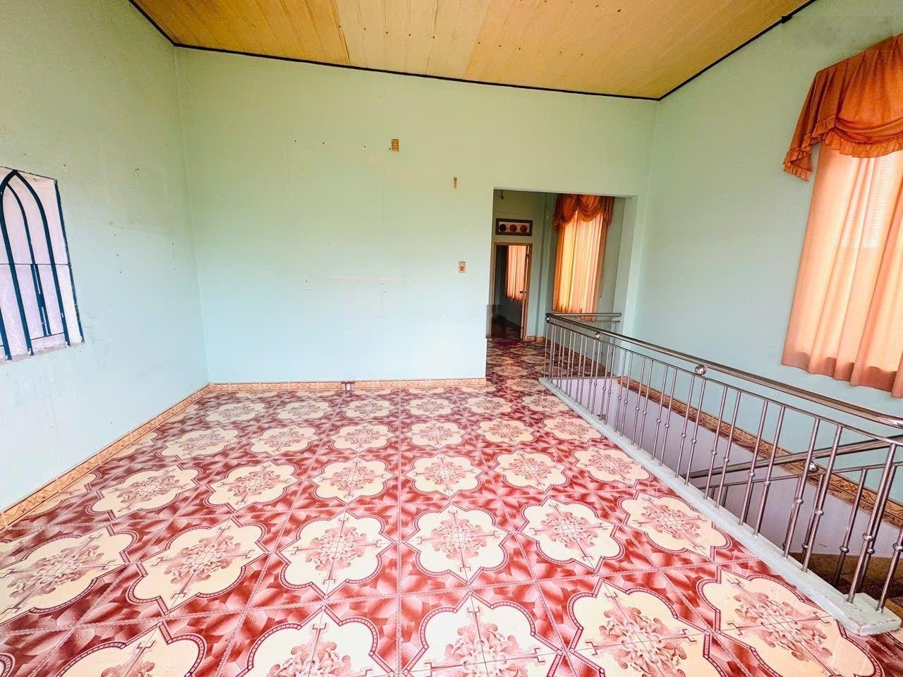 Bán nhà riêng 132m2 giá 12 tỷ 500. Nằm đường Đặng Huy Trứ, Phường Nam Nha Trang Khánh Hòa.