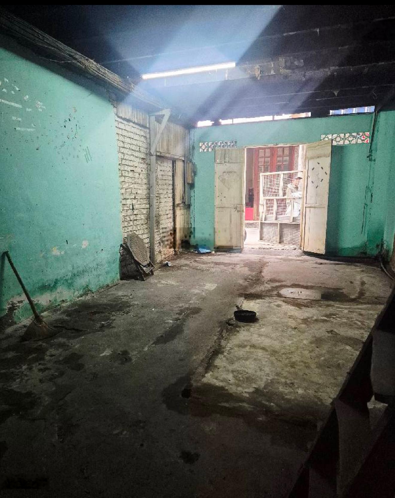 Ngang 3.8x17m diện thích khó tìm. Ngay khu trung tâm Q5. Có thể xây làm căn hộ dịch vụ hay xây ở