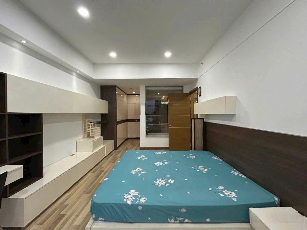 Cho thuê chung chư Bảy Hiền 120m2, 3Pn, 2wc có bang cong giá 12,5tr/th.