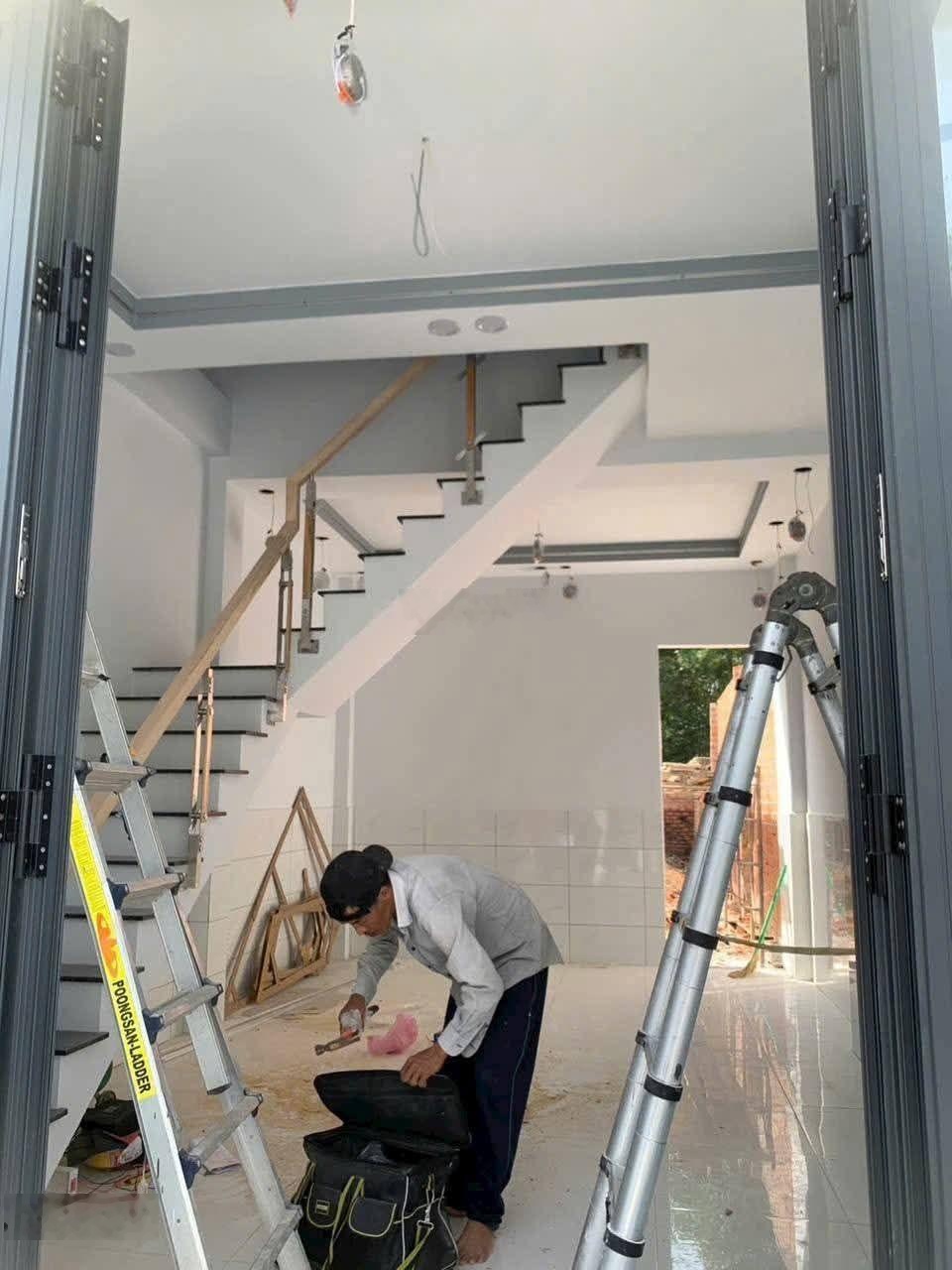 Nhà lầu sân xe hơi đường 11 linh xuân Thủ Đức giá 3 tỷ 750 triệu