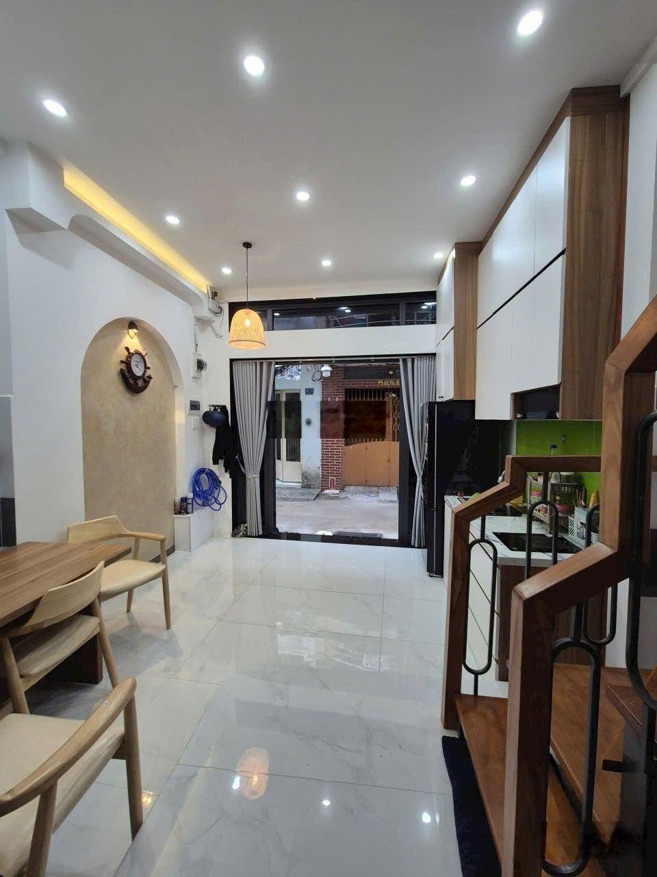 Bán gấp trong tuần - Bán nhà đường Nguyễn Tri Phương 18.2m² 3 tầng - 4.8 tỷ