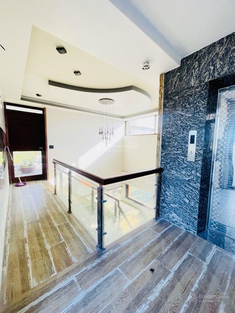 Biệt Thự Mặt Tiền Thủ Đức - 400m2, 18x25m, 5T + Hầm, gần Giga Mall Phạm Văn Đồng, Chợ Thủ Đức, QL13