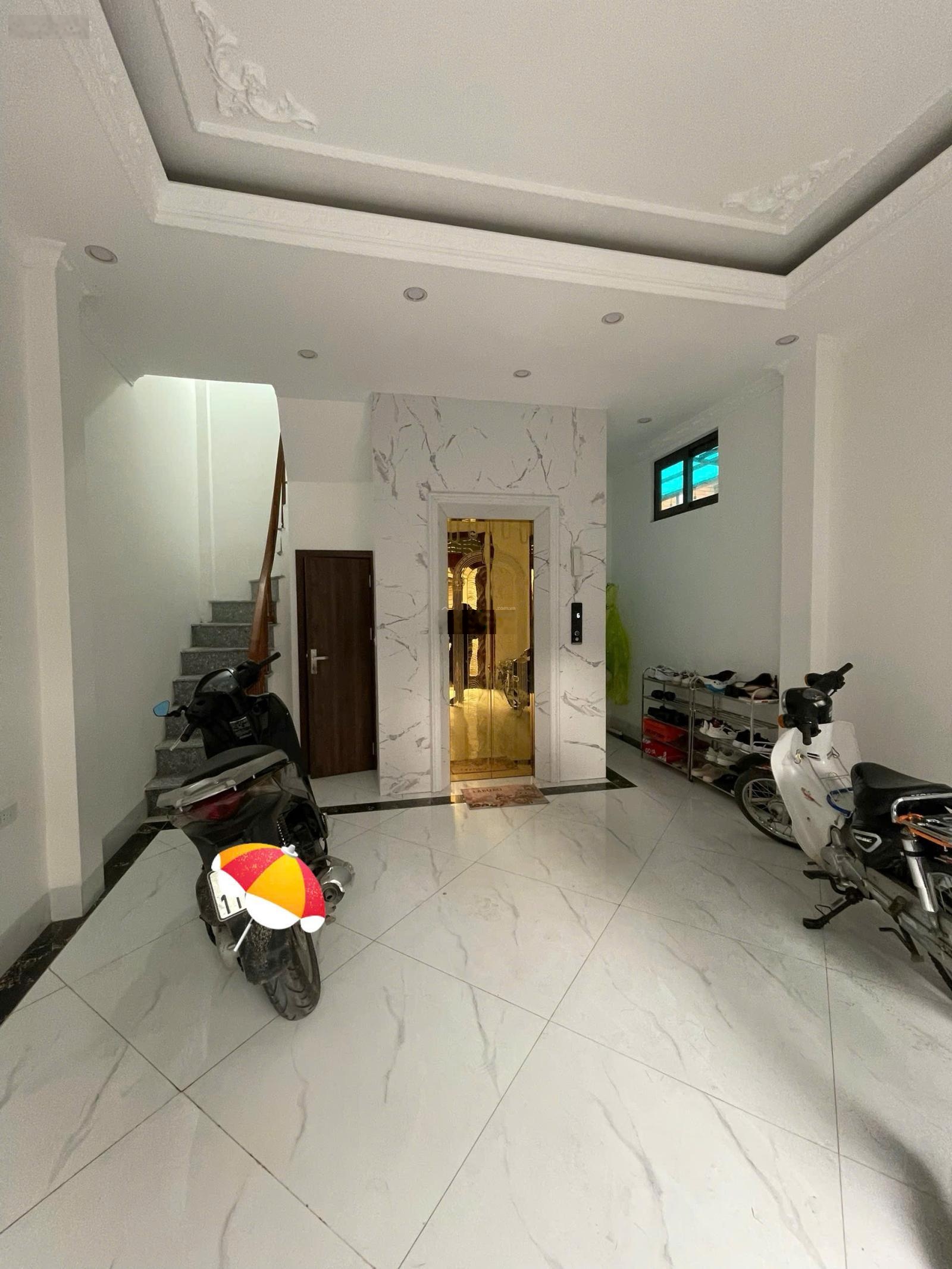 Mặt Ngõ Căn Góc 7 Tầng Thang Máy, Thông sàn, Mặt tiền Vip 4.8m nở Hậu 20cm 8.2 Tỷ