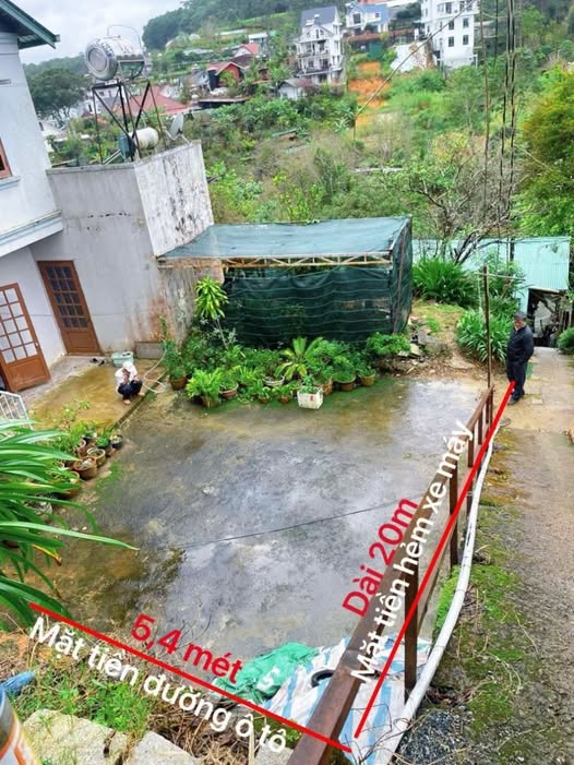 Đất Đà Lạt 2 mặt tiền, đường xe hơi 5m, giá thương lượng