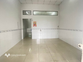 Nhà 2 phòng mặt tiền Làng Hoa, ở hay kinh doanh đều okela