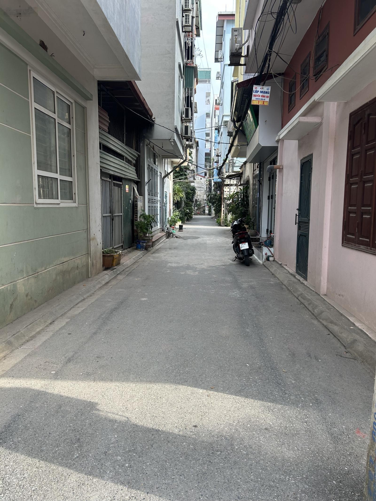 Khách thích nhà dòng tiền thì không thể bỏ qua căn nhà nghỉ ở Trâu Quỳ này 7 tầng thang máy 15phong