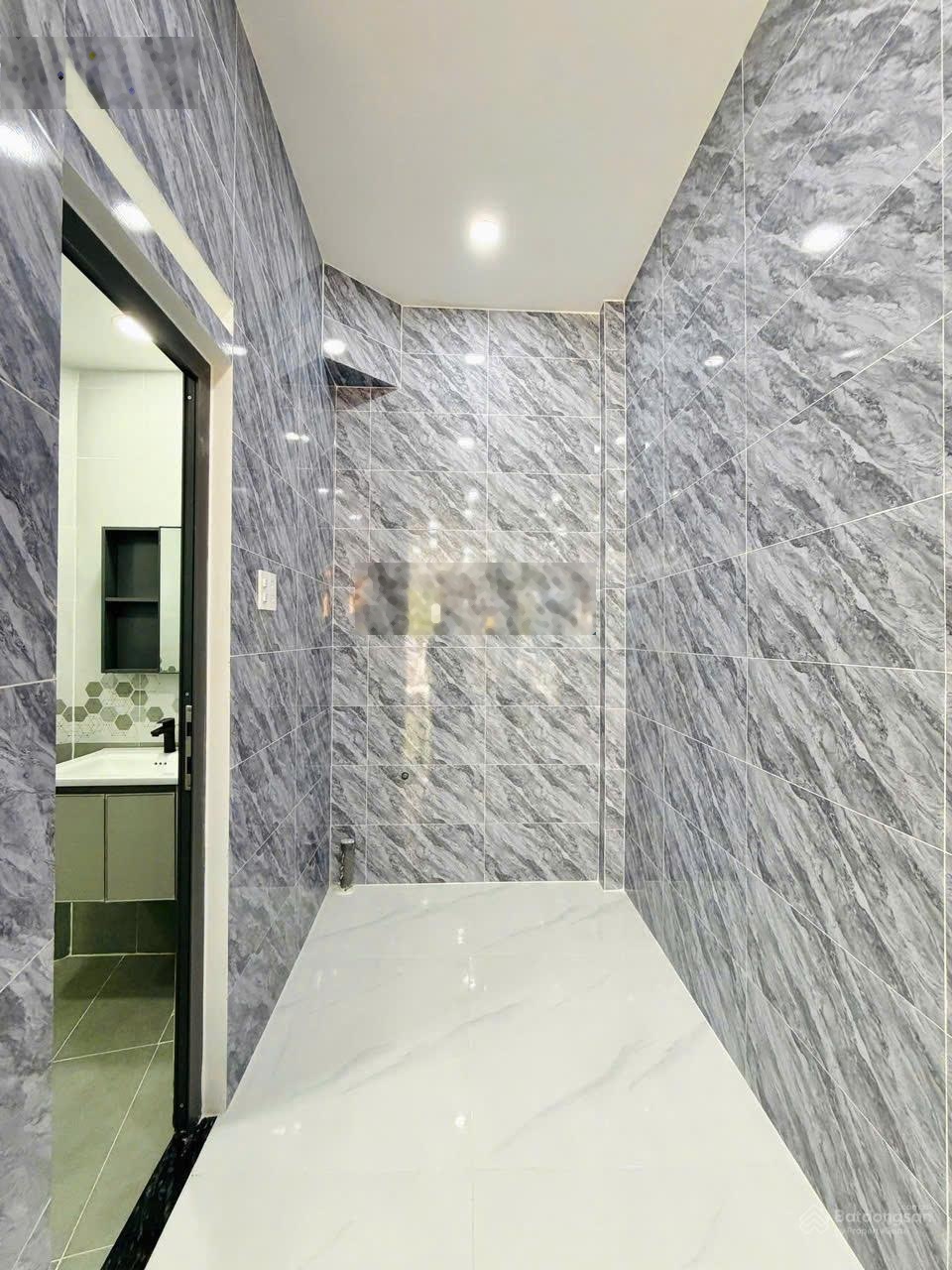 Nhà ngay mặt tiền Hoa Giấy Phú Nhuận 48m2, 1 trệt 1 lầu ban công thoáng