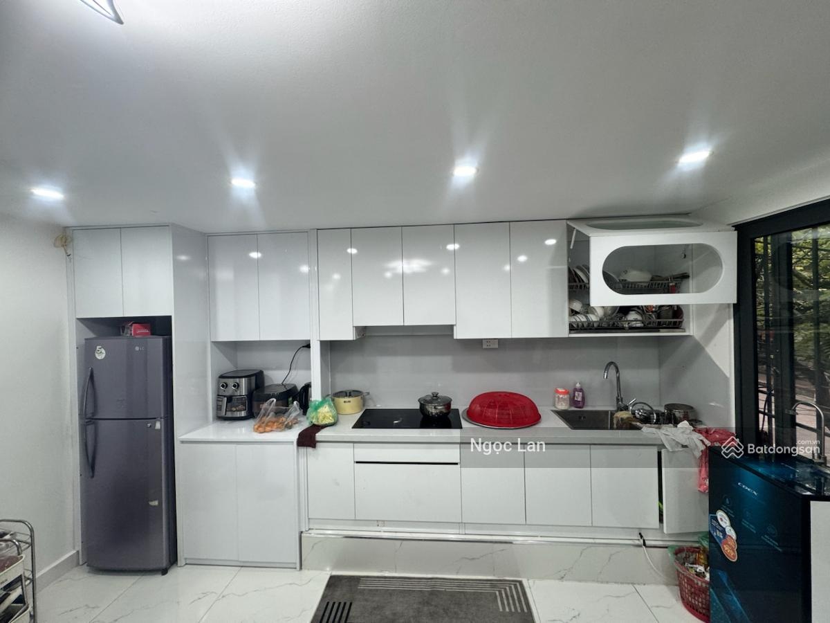 Tập thể Thành Công, 90m2 tầng 2 sổ đỏ Ba Đình -Nguyên Hồng . Nhà đẹp 3 ngủ view mặt sân chơi thoáng