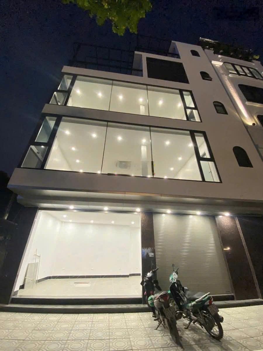 Cho thuê nhà phố Hồng Tiến - Bồ Đề, 35 tr, full điều hòa âm trẩn, thông sàn, thang máy cuốn