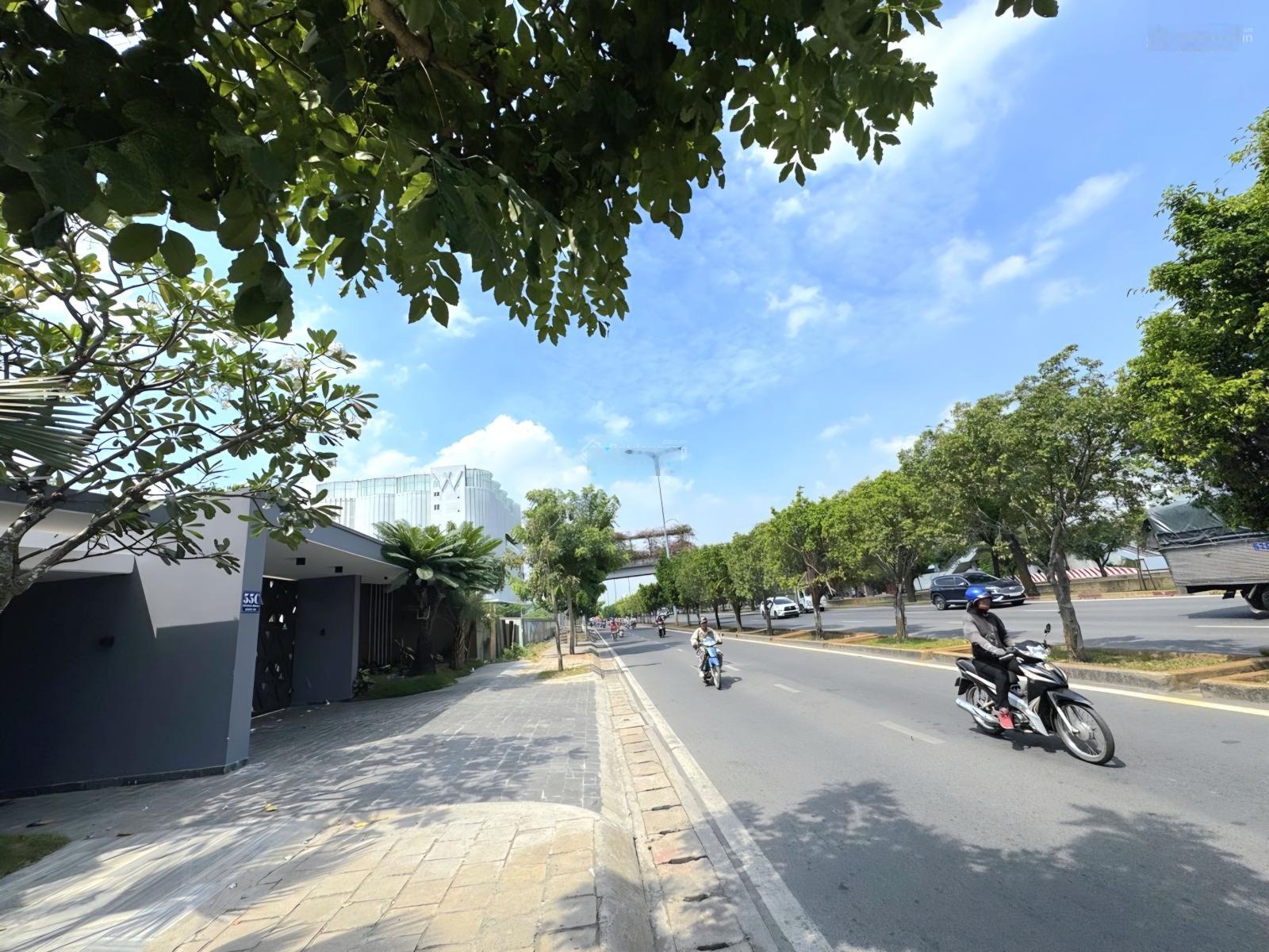 Bán Xưởng gần 300m2 - Lô góc 2 MT Võ Văn Kiệt - bên cạnh White Pleae - KDC Kita Group