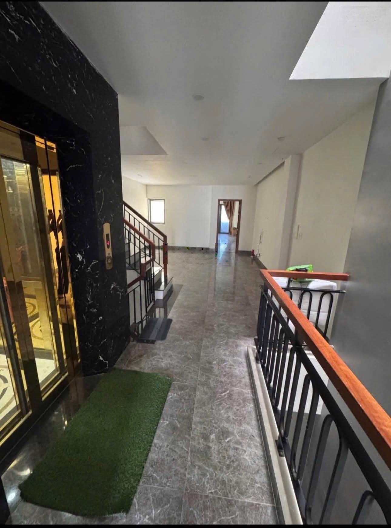 Bán toà văn phòng 6 tầng đường NGUYỄN HỮU THỌ , Giá Rẻ 24 tỷ , Gọi Tuyết