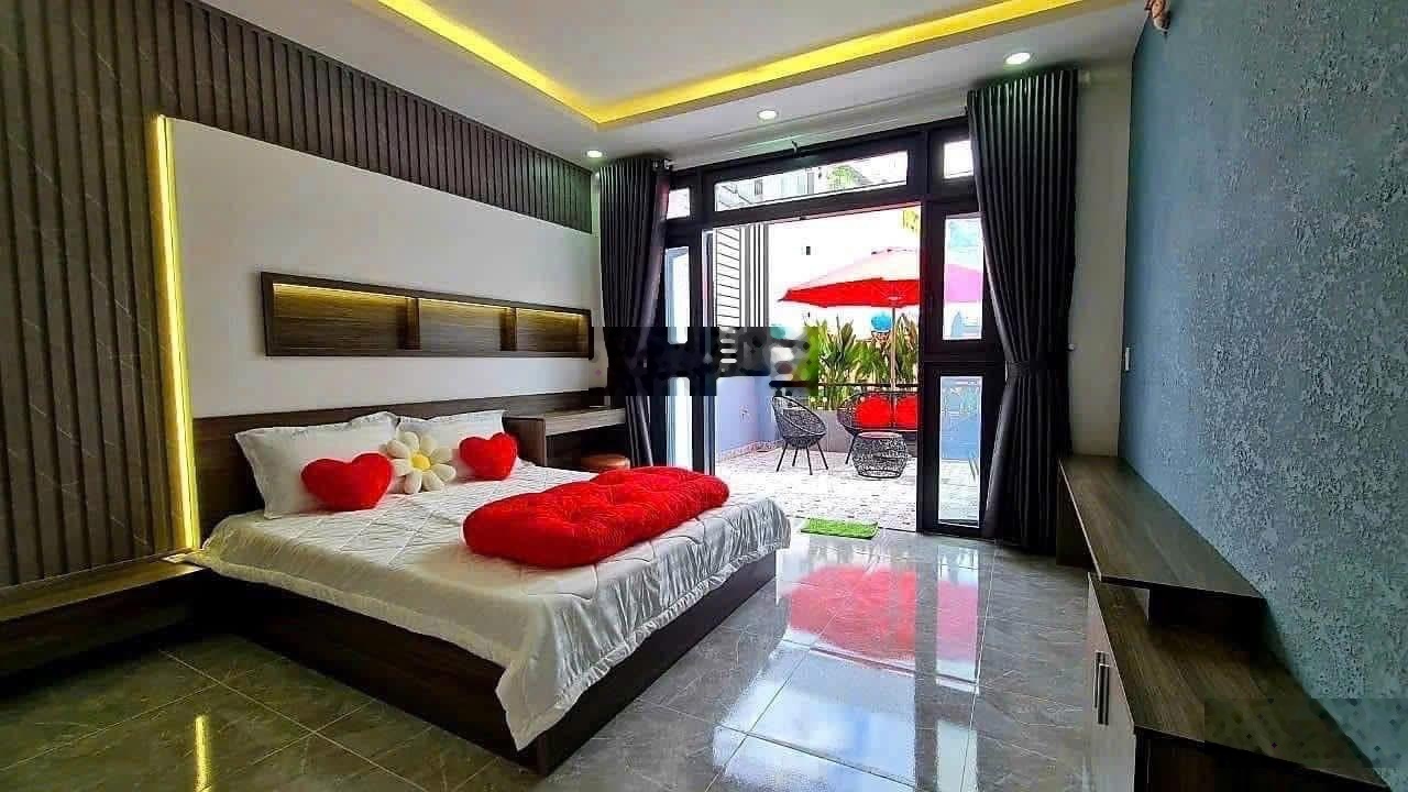 Nhà full nội thất mới 4*13 3lầu 3pn 3wc st hxh 656 quang trung p11