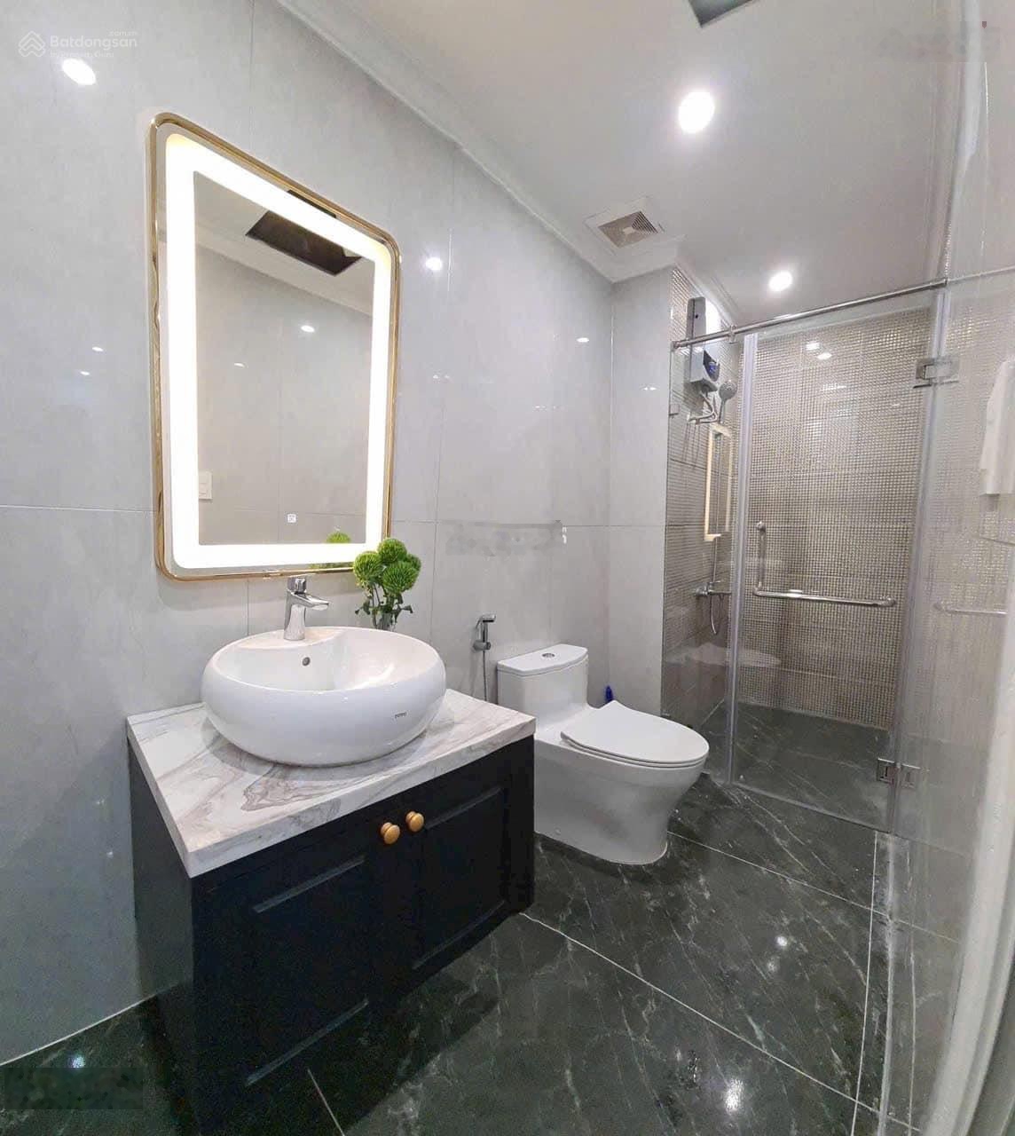 Cho thuê nhanh căn hộ CC Melody Âu Cơ, Tân Phú DT 70m2, 2PN/2WC giá 11tr LH: 0703,445,188 Trân