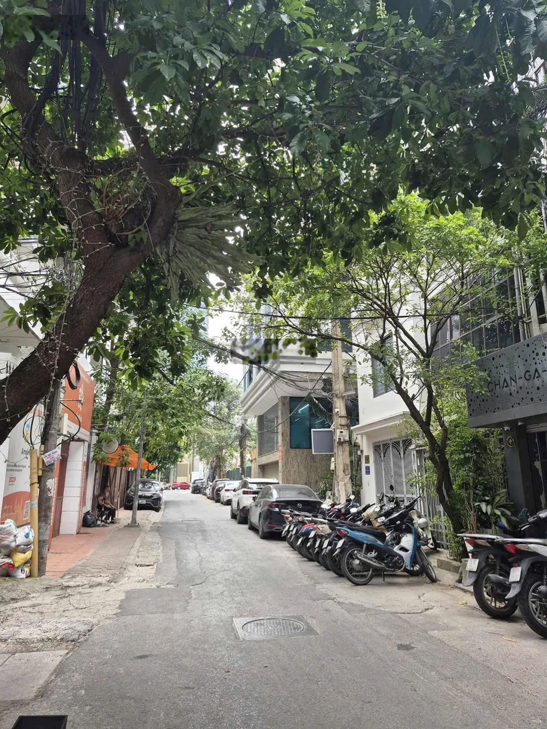 Phân lô láng hạ - vỉa hè rộng - ô tô tránh - 60m2 - mt 5m - 8 tầng thang máy - nhà mới đẹp ở ngay