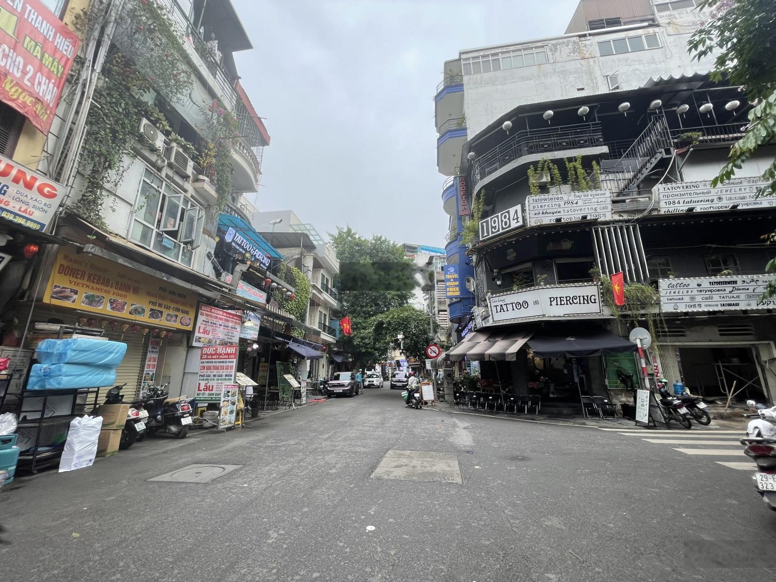 Mặt phố cổ- lô góc ô tô tránh-2 vỉa hè 42m2-45 tỷ- dòng tiền 70 triệu/ tháng- kinh doanh sầm uất