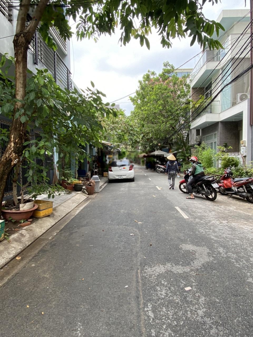 Cho thuê nhà DT: 7x23m mặt tiền đường Số 5 - khu Lý Phục Man, P. Bình Thuận, Q7