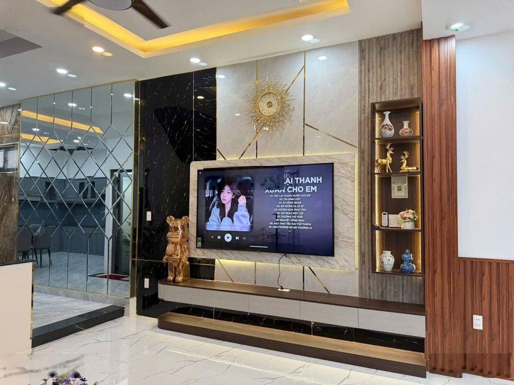 Bán nhà 3 tầng 70m2(5x14) - căn góc không lộ giới - phú thuận sát pmh quận 7 - chỉ 7tỷ nhỉnh