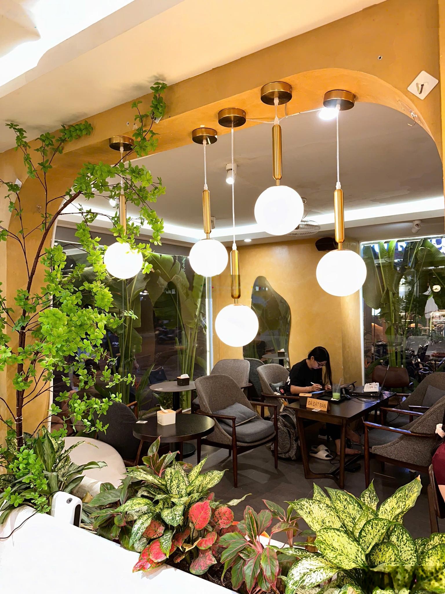 Cho thuê nhà mặt phố Đường Nguyễn Khang, diện tích 100m2 x 7 tầng, lô góc rộng 20m