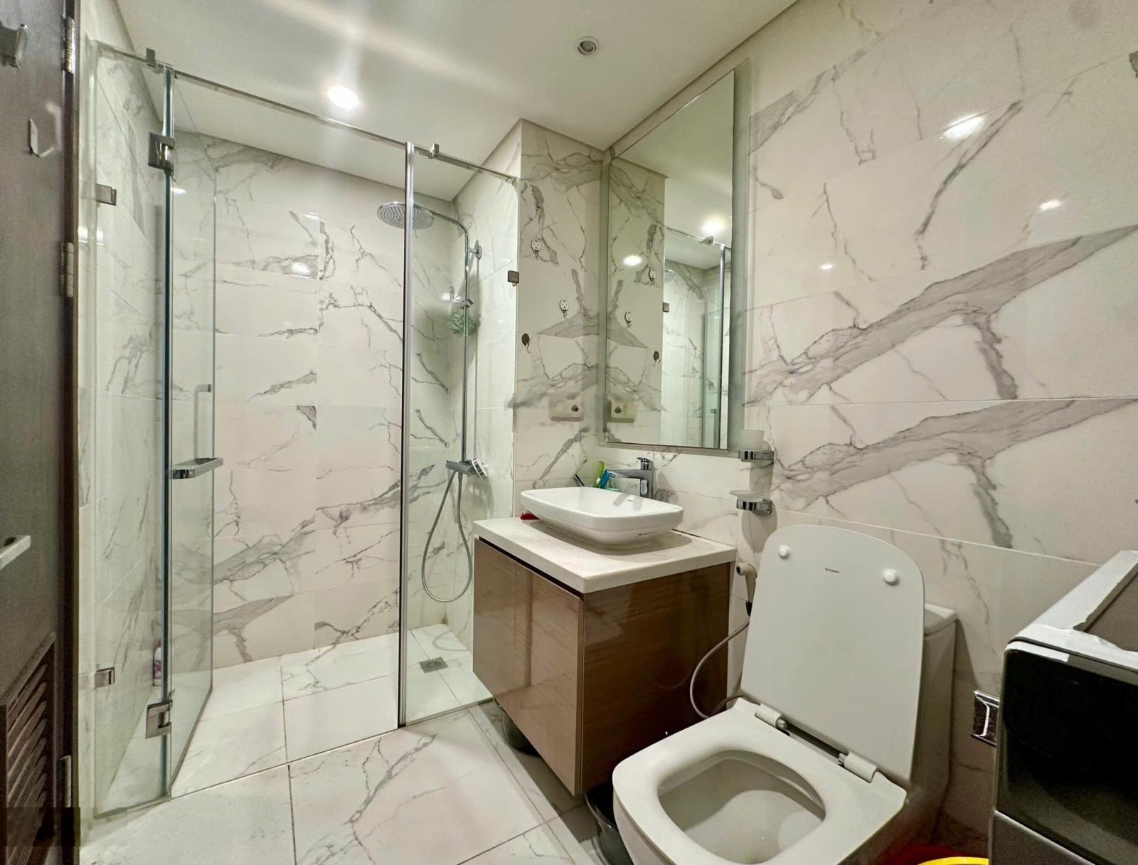 Víp! Căn góc tầng cao 147m cho thuê tại Aqua Central 44 Yên Phụ, nội thất sịn. LH0965666331