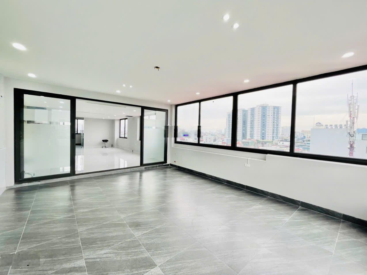 Cho thuê văn phòng, phòng khám, spa, gym: 50m 10tr. 70m 14tr; 100m 18tr; 120m 20tr. Phố Đại La