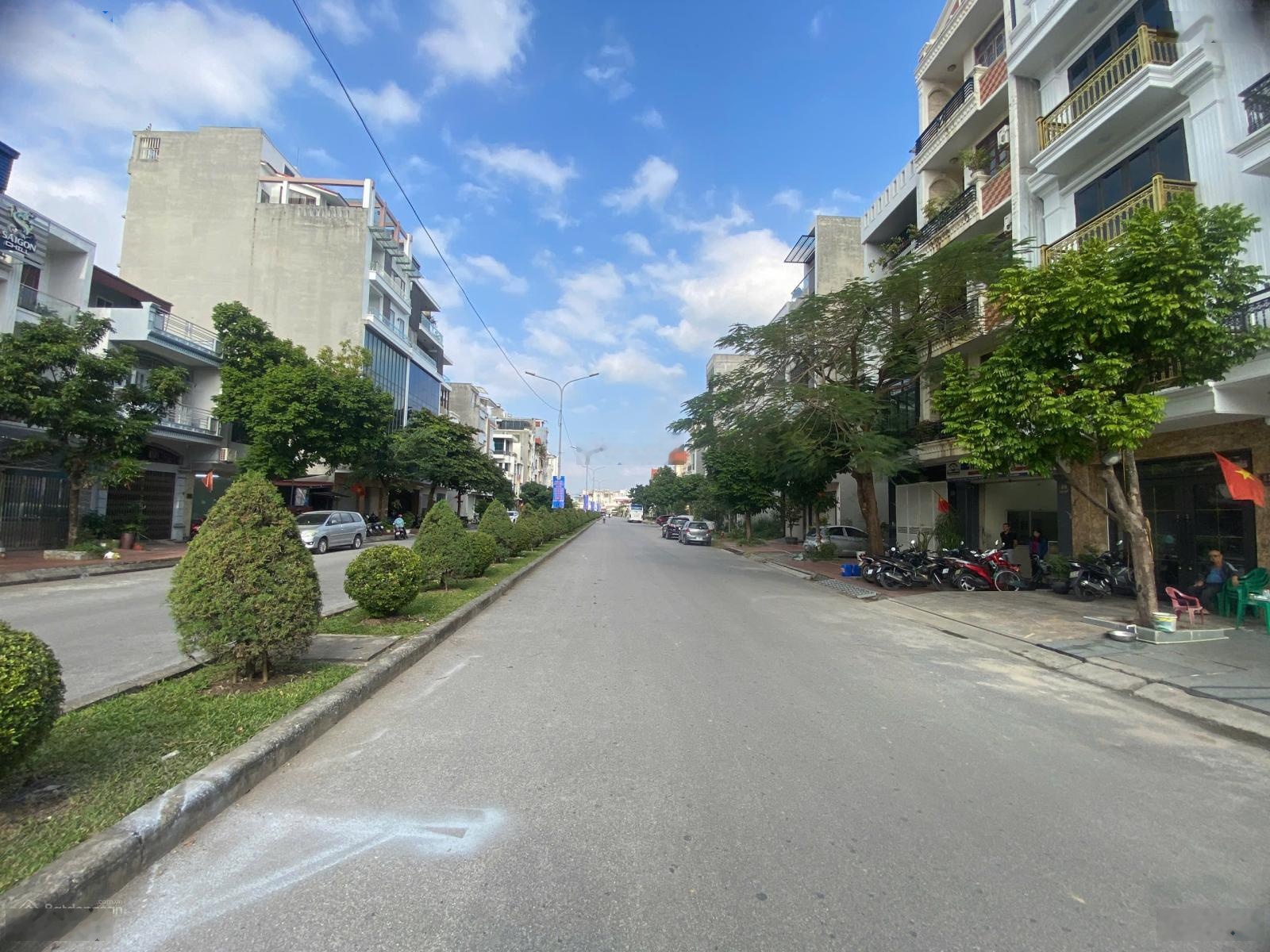 418. Bán đất mặt đường 30m Lô 27 Lê Hồng Phong, gần UBND Quận Ngô Quyền Vị trí cực đẹp, kinh doanh