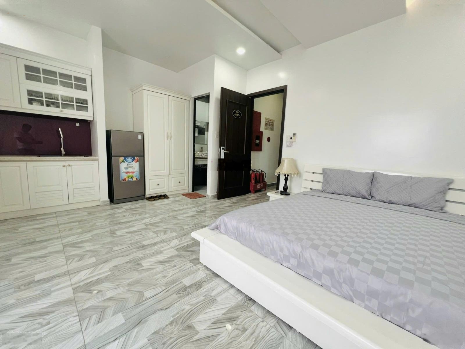 Cho thuê nguyên căn khách sạn phố Tây Văn Cao - 14 phòng ngủ khép kín có bếp - full đồ - về ở ngay