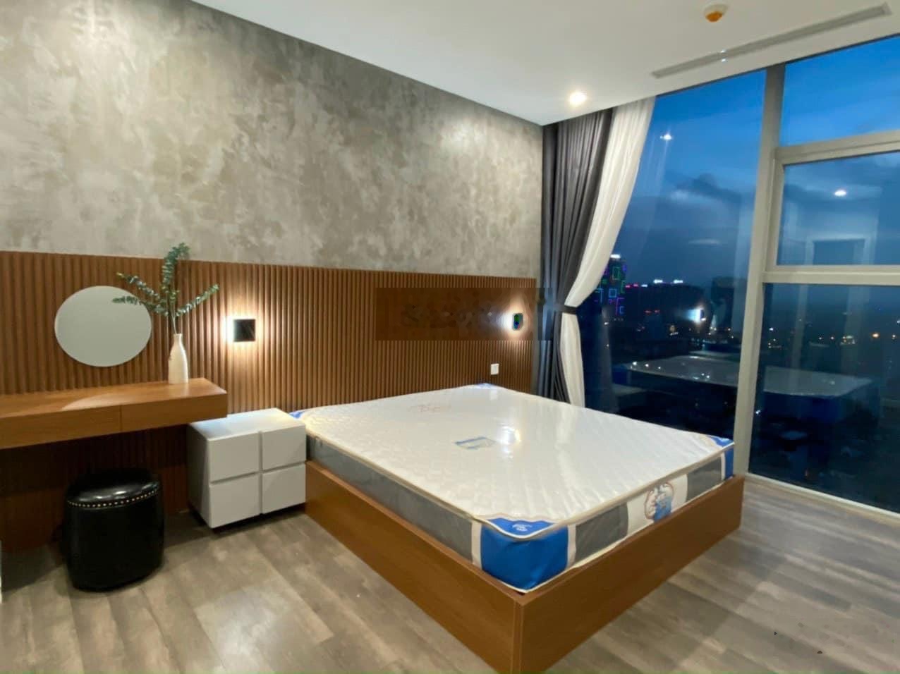 Cho thuê gấp CH cao cấp Sun Grand City, 69B Thụy Khuê, 160m2, 3PN, đủ đồ, view Hồ Tây Lh:0975864664