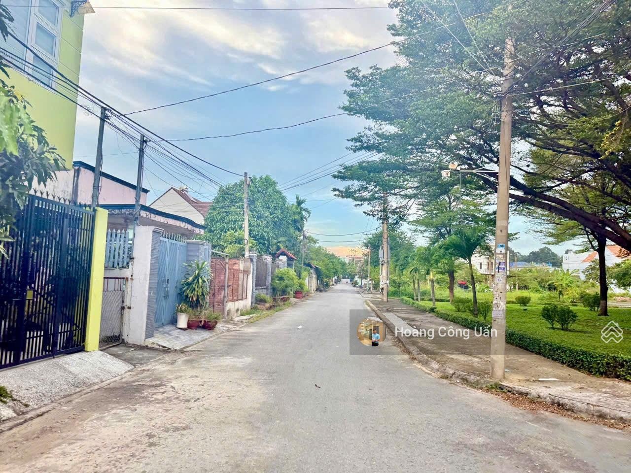 Nhà rộng sân oto vị trí đẹp phường bửu long. gần cơ sở 5 lạc hồng. đường 2 ô tô. dt: 129m2 - 3ty500