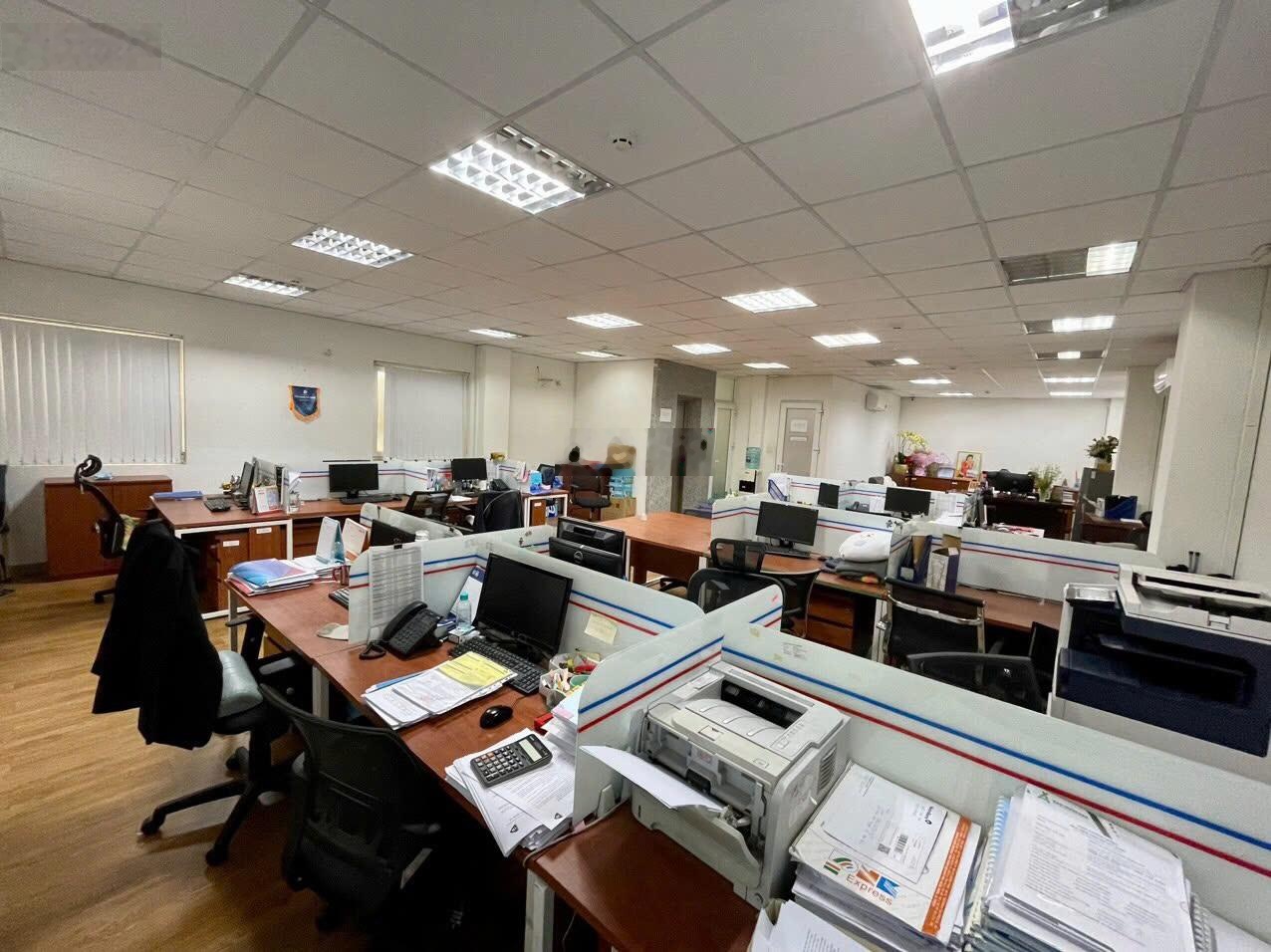 Tòa Nhà Cho Thuê MT Đường C1, Ngay Etown. DT: 7,8x25m. Hầm - 5 Lầu. Sàn Suốt. PCCC