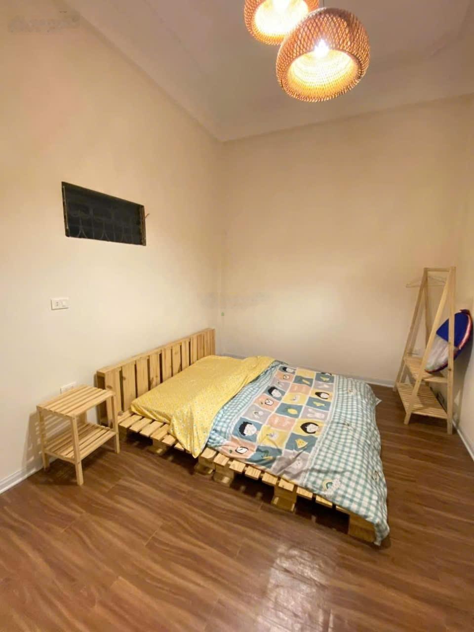 Cho thuê nhà nguyên căn full đồ, số 20 ngõ 108 Đội Cấn, Ba Đình, giá 17 triệu.