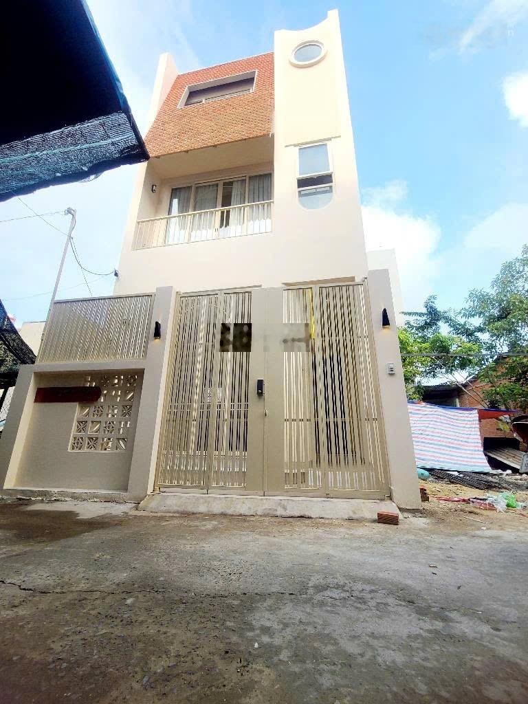 Siêu phẩm - nhỉnh 6 tỏi - 62m2 - 3 tầng - sát mặt tiền đường - ngang 5 dài 13 - 5pn,5wc - hương lộ