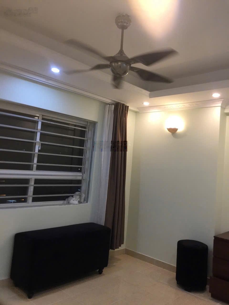 Bán gấp căn hộ chung cư Sài Đồng, Long Biên, Hà Nội