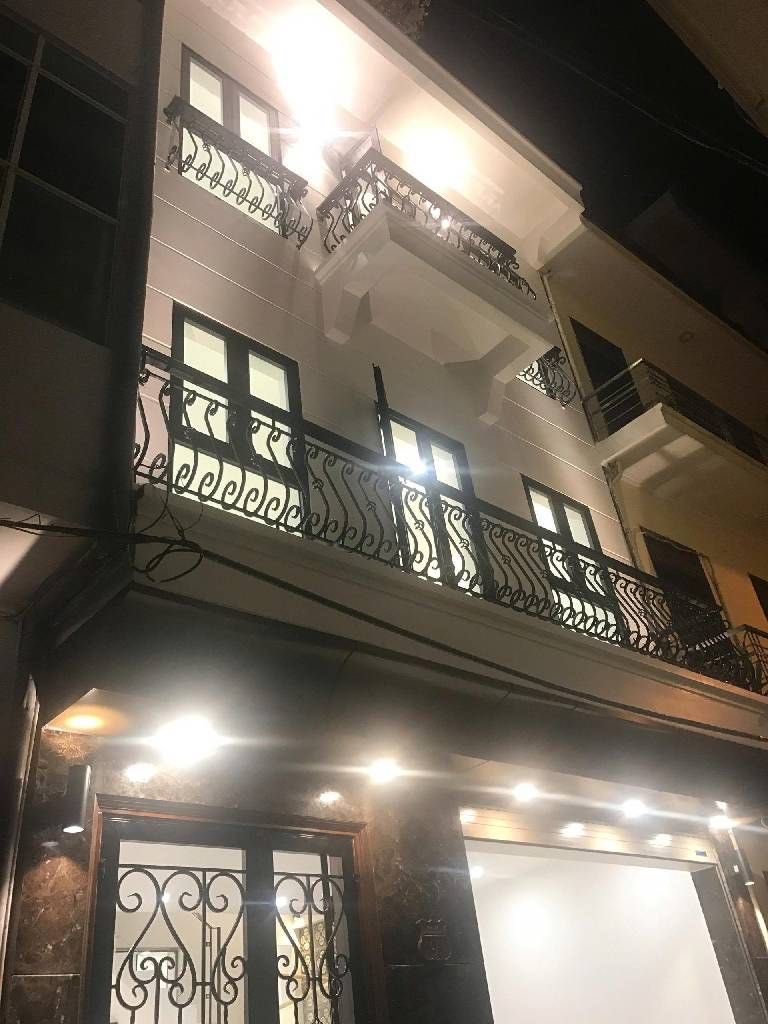 Nhà phân lô nằm tại vị trí trung tâm Tôn Đức Thắng, một khu vực hiếm có nhà bán trên thị trường bất động sản Hà Nội