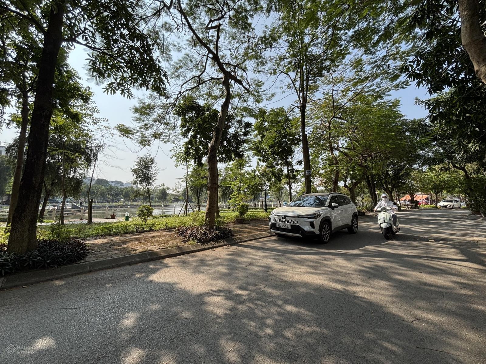 Bán Mảnh Đất Đẹp đường thông ô tô tránh nhau kinh doanh tại phố Thanh Am gần Hồ Công Viên 14.5 tỷ