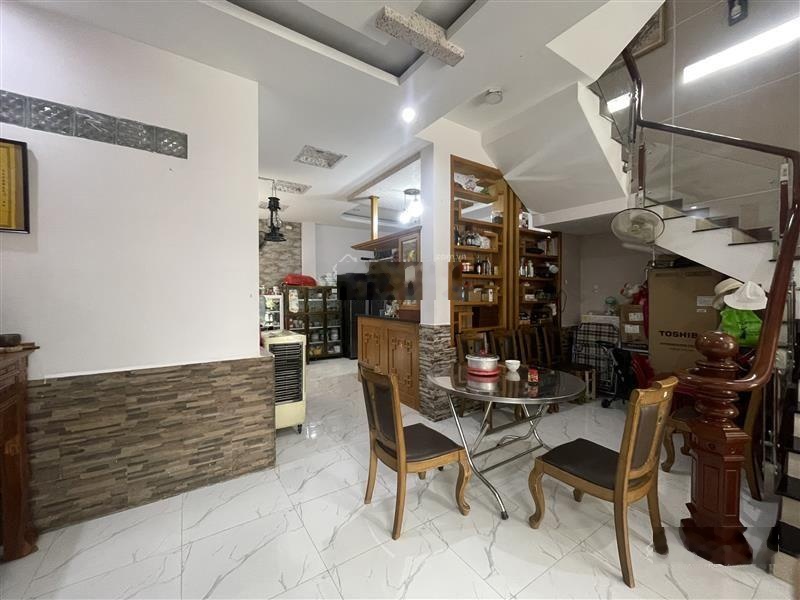 Nhà 3 tầng đường số 8,Gò Vấp,gara đậu 2 chiếc -Diện tích 164m2(7mx24m) -Giá bán 21 tỷ TL