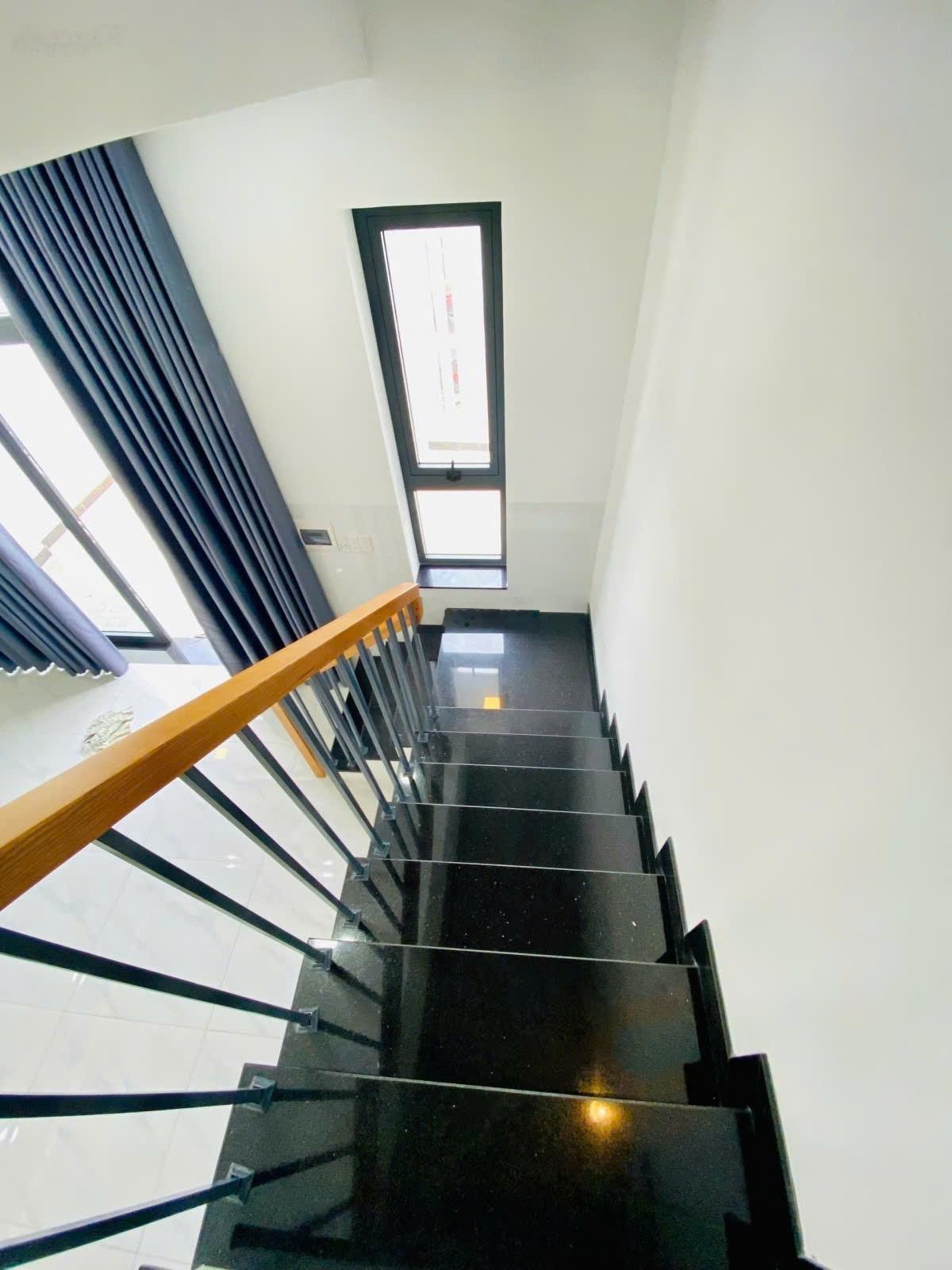 Bán gấp nhà mặt tiền bờ kênh t14 1,9 tỷ - 84m²